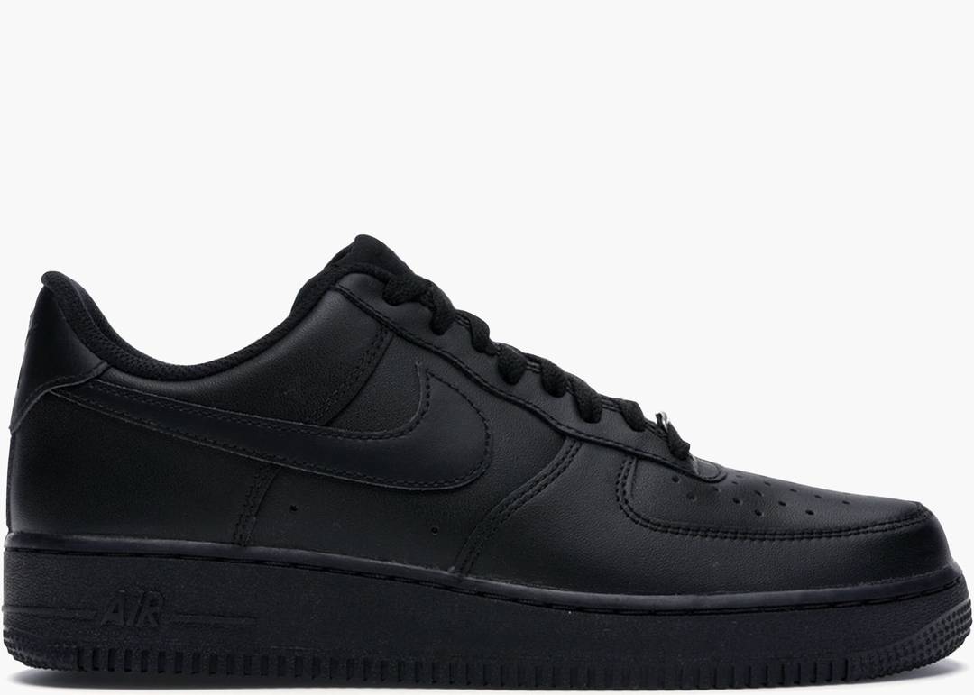 Air Force 1 07 Black HYPE ON FEET