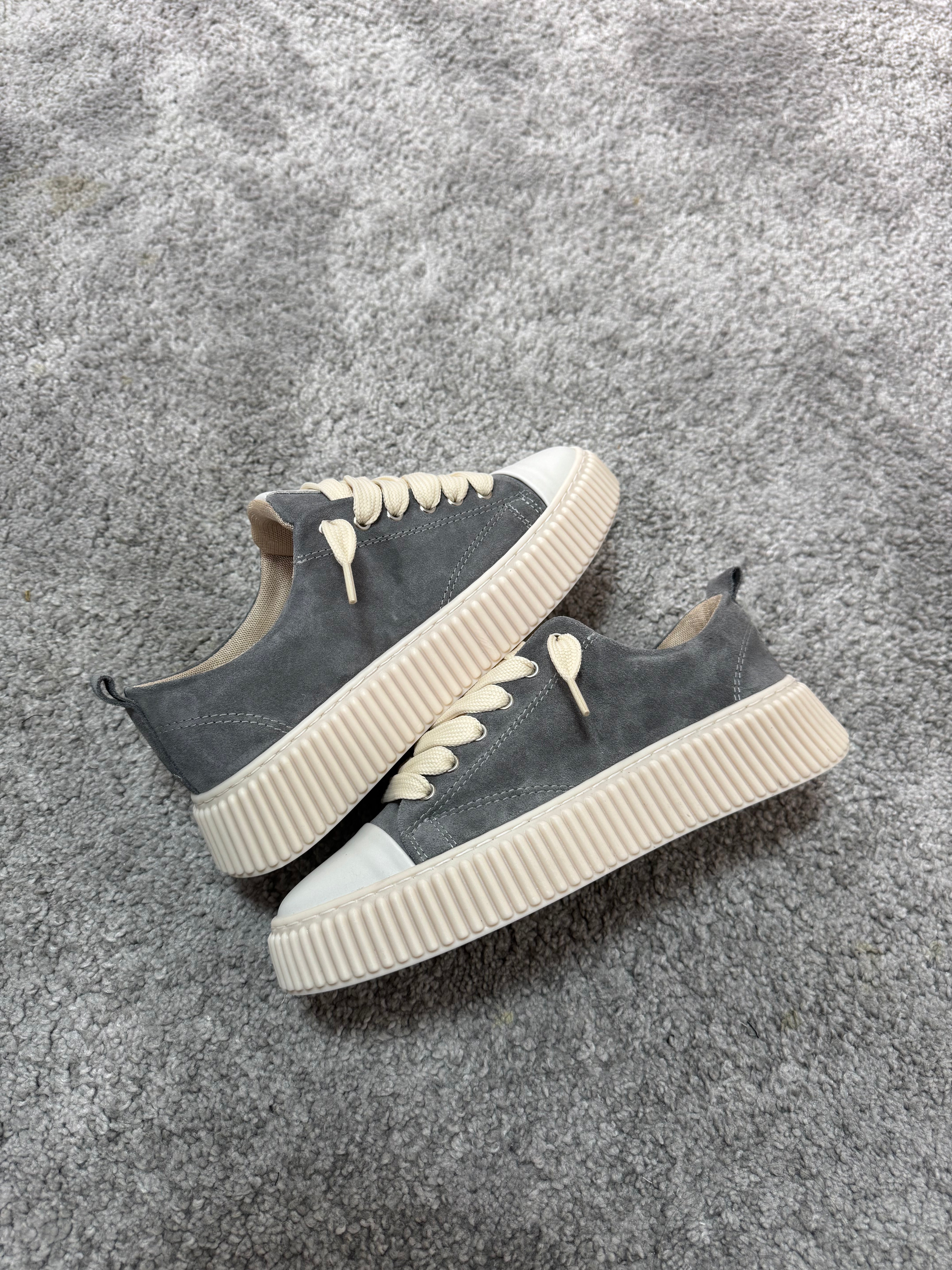 HYPE ON FEET