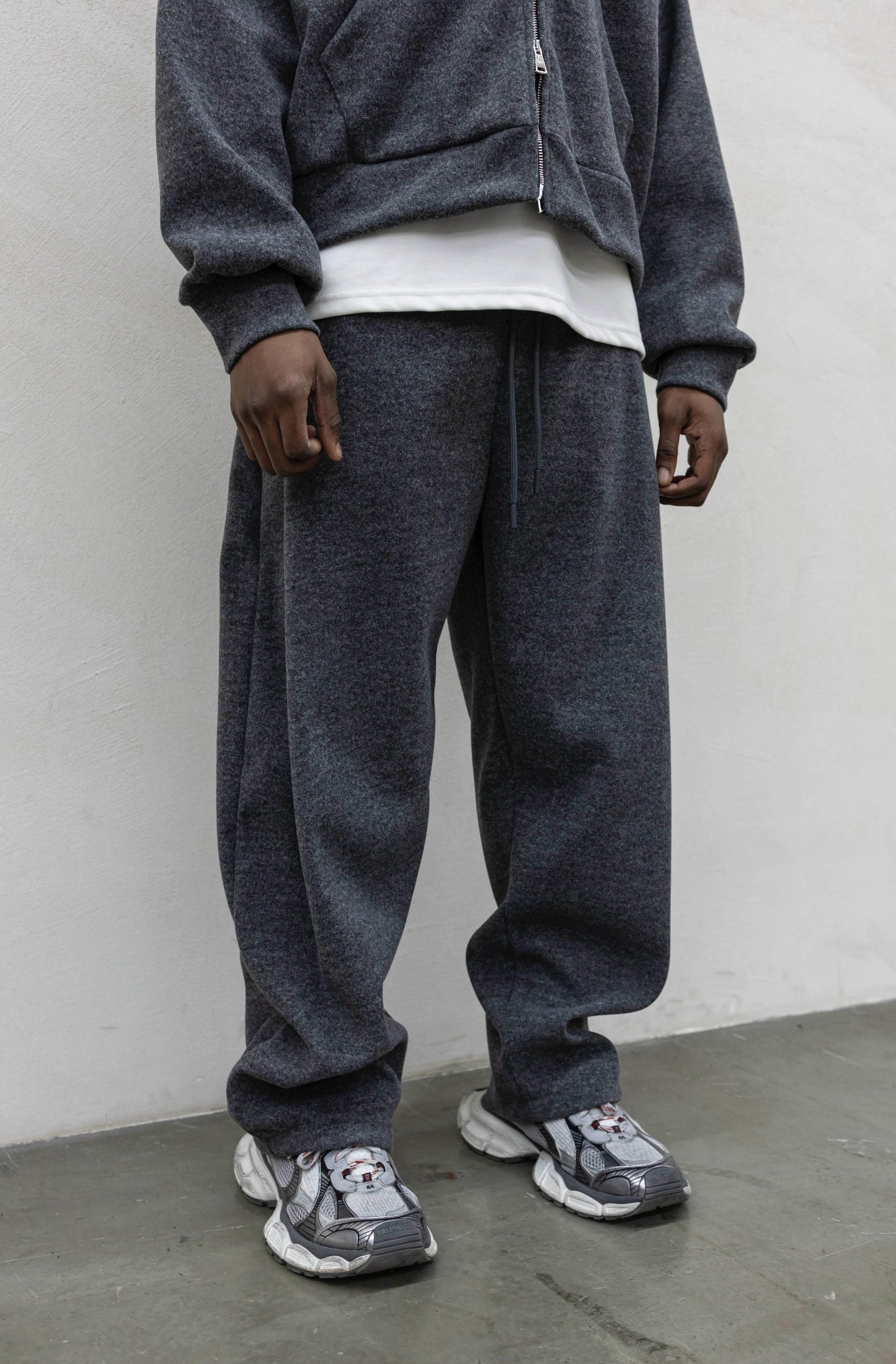 Cordset Tracksuit Dark Grey Present Day