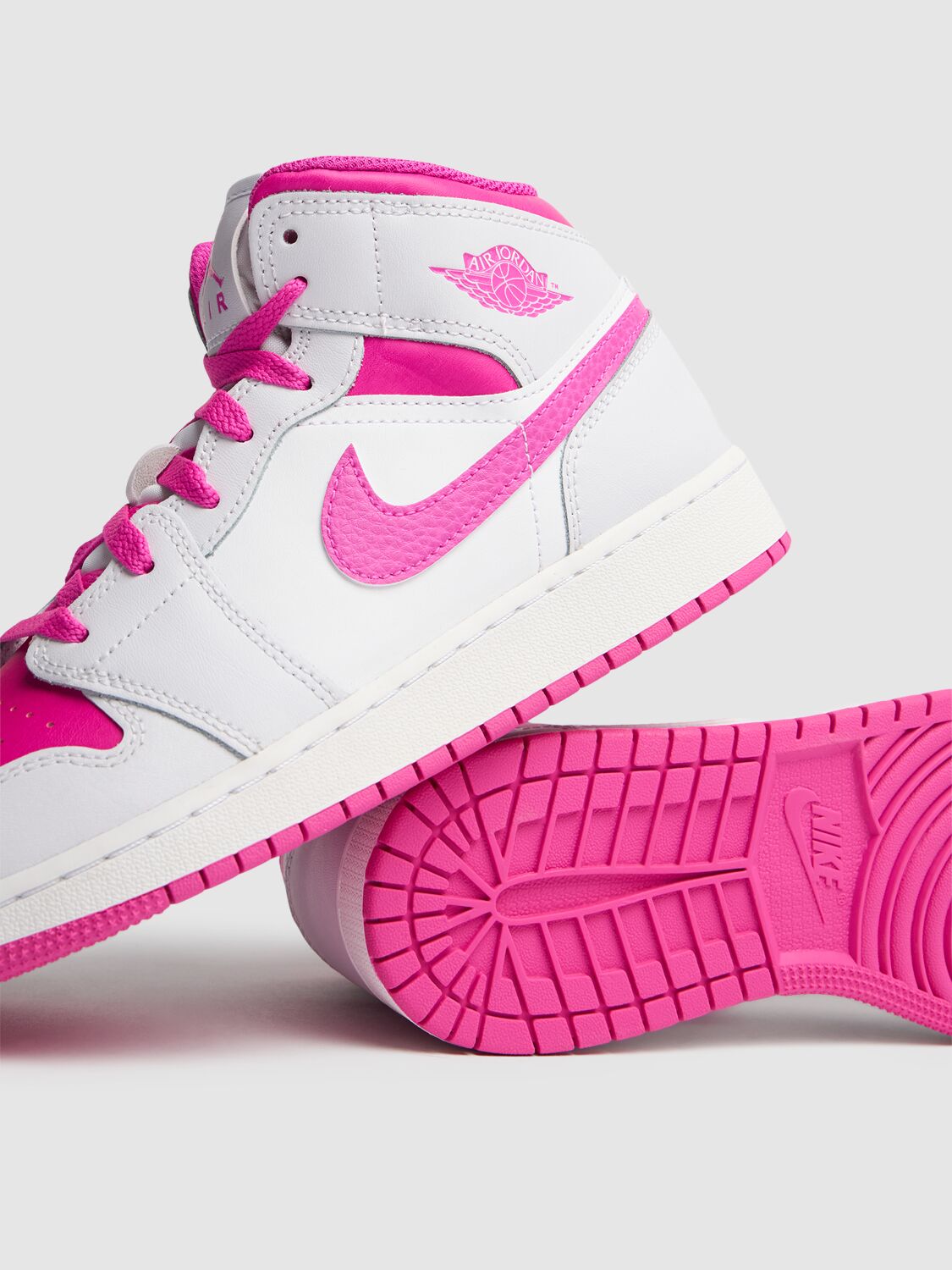 Air Jordan 1 Mid Fire Pink