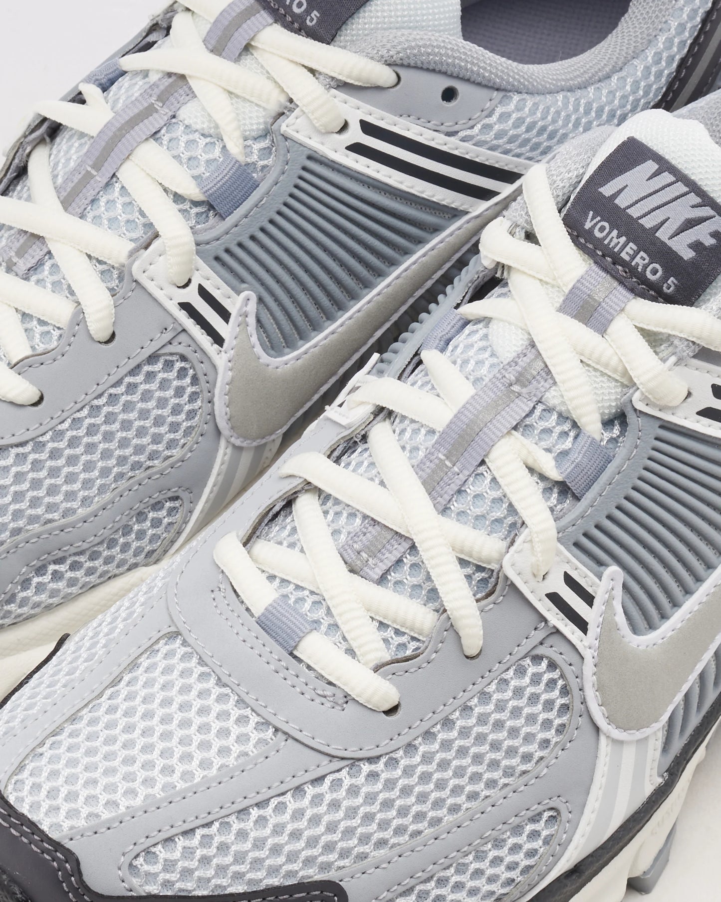 Nike Zoom Vomero 5 Grey